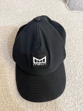Melin Men’s Black Performance Baseball Hat